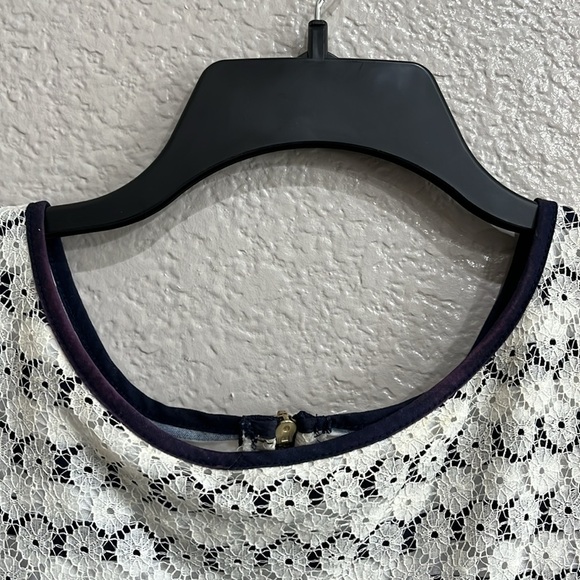 J. Taylor Navy Cream Striped Dress Sz 16 Lace Crochet Pleated Hem Nautical - Picture 12 of 12